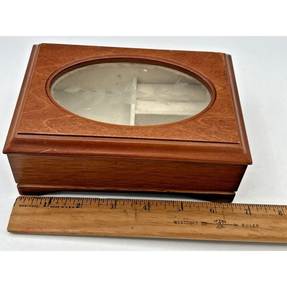 Kmart Corp. Wooden jewelry box with glass window/ 6 5/8